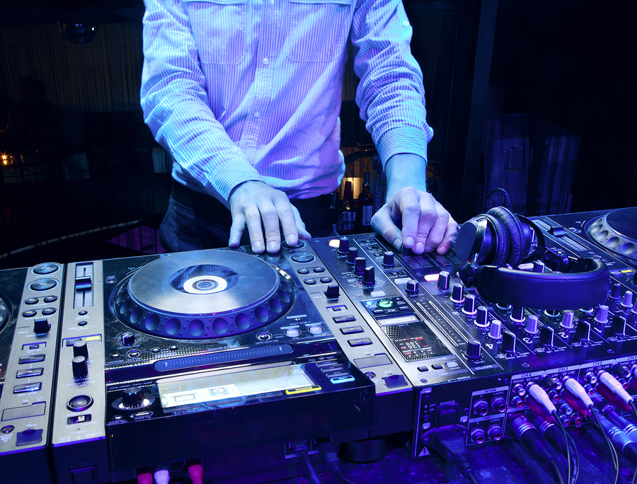 Your Questions: How Should I DJ A Fashion Show?