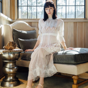 Your Guide To Planning A Beautiful, Sustainable Wedding Vintage Wedding Dress From Devore Vintage For Sustainable Wedding