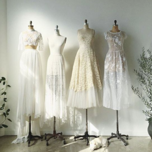Your Guide To Planning A Beautiful, Sustainable Wedding Vintage Wedding Dresses From Gossamer For Sustainable Wedding
